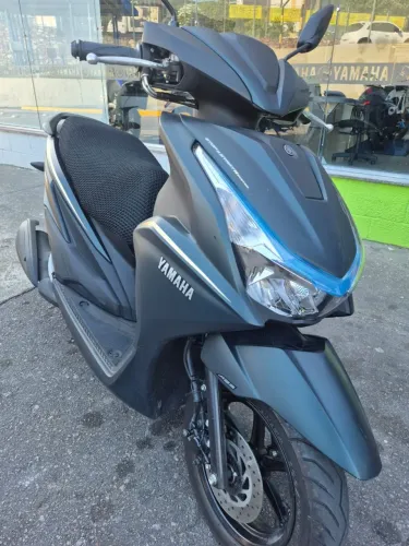 A venda moto Fluo a gasolina e elétrica híbrida.
