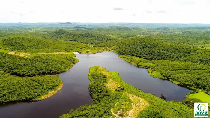 Fazenda com Represa