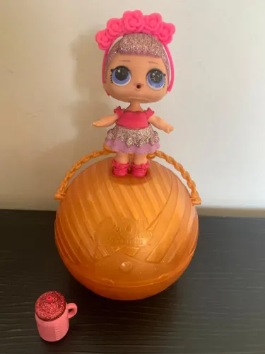 Boneca LOL Surprise Sugar Queen Rara com bola dourada