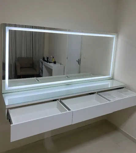 Penteadeira Com Led Suspensa L 1.70 M