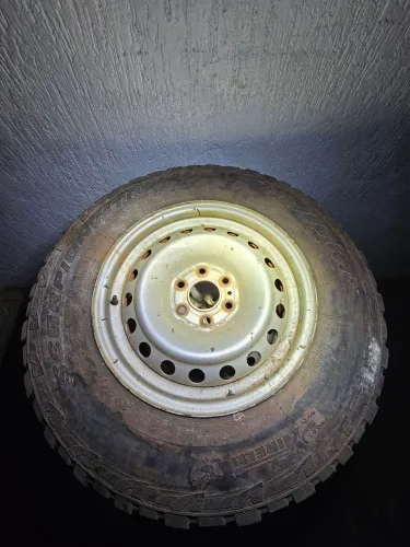 Pneu Aro 16/215/80