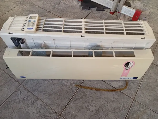 Ar-condicionado Carrier convencional 9000 BTU