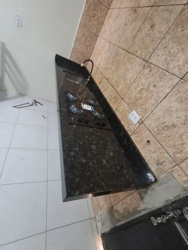 Bancada / Pia de cozinha em Mármores, granito e lâminas ultracompactas