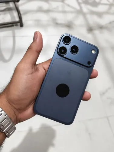 iPhone XR modificado para 17 Pro Max