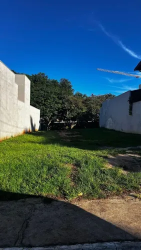 Vendo terreno no Condomínio Villaggio I