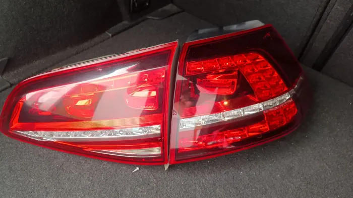Par de lanternas traseiras LED original Golf mk7