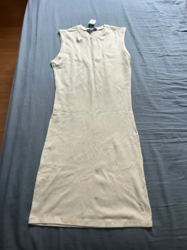 Vestido bege tamanho G