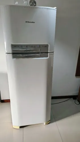 Geladeira Electrolux DF50 Frost Free LEIA COM ATENÇÃO