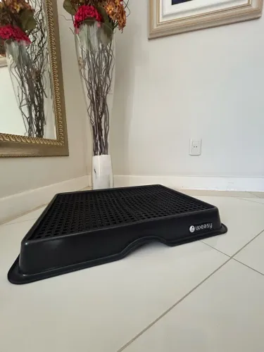 Banheiro para Cachorro Weasy P | Banheirinho Pet | Tapete Higiênico + Weasy Bag G
