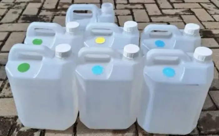 Bombonas de 5 litros usadas