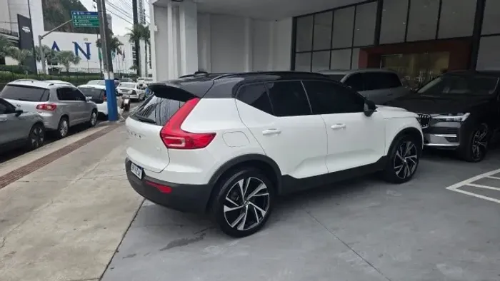 Volvo XC40 XC 40 T-5 Híbrido R-design 1.5 262cv FWD 2021