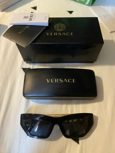 Óculos de sol Versace modelo 4432-U GB1/87
