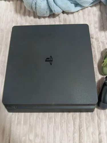 Ps4 + 2 controle