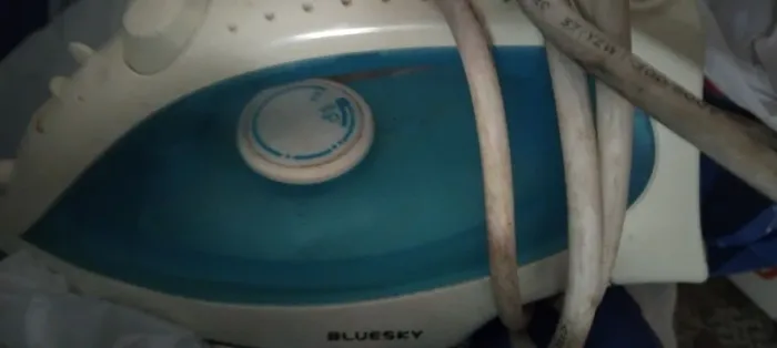 Ferro de Passar Bluesky 220v