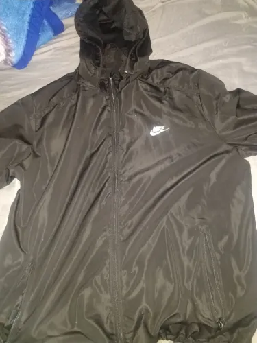 Corta vento Nike Tam M (Nova)