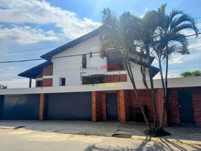 Sobrado para locação com 3 suítes e 6 vagas na Serra da Cantareira