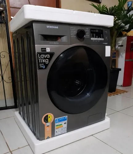 Lavadora e Secadora Samsung 11 KG Inverter Nova/Leia todo o Anúncio.