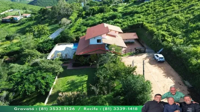 Casa de Alto Padrão com Vista Panorâmica para o Vale Gravatá/PE