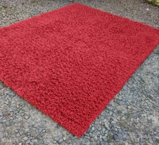 Vendo tapete de sala vermelho