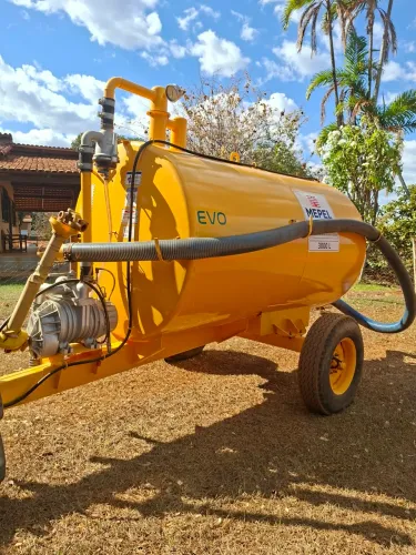 Distribuidor de adubo orgânico líquido