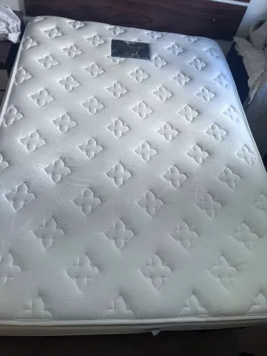 Vendo colchão casal +cama baú lê o anúncio