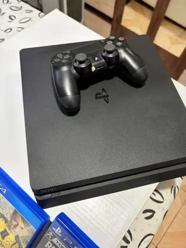 PS4 Slim 500GB + Controle + 2 Jogos