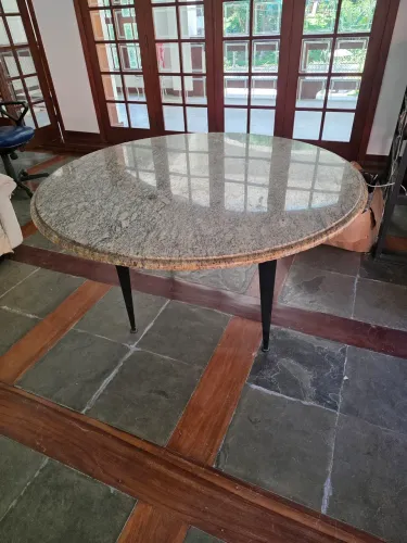 Mesa redonda carteado