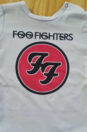 Body foo fighters tamanho G usado 1vez