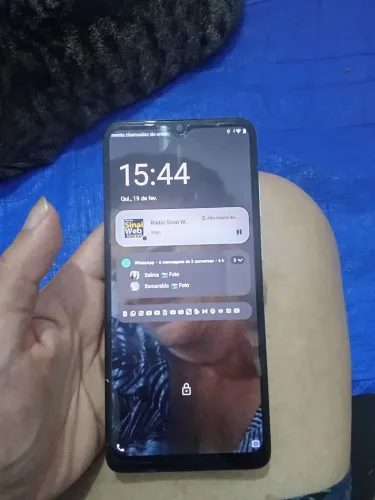 Vende-se Motorola e22 usado