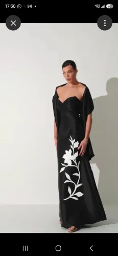 Vestido Dolps Preto com Estampa Floral Branca | Tamanho 42