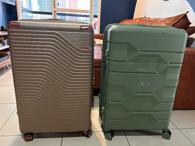 Vendo 2 malas grandes NOVAS (usadas apenas 1x). Juntas ou separadas.