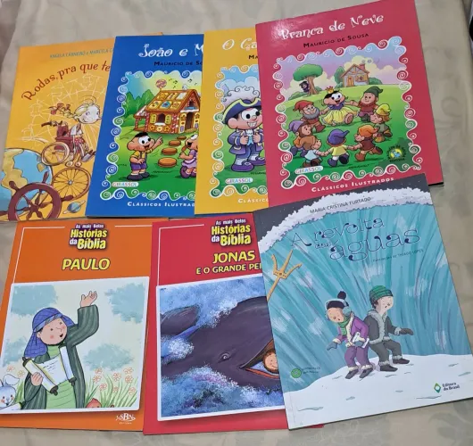 Livros diversos para criança