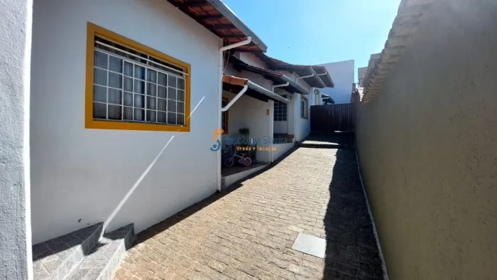 Atenção Investidor Condomínio de 05 casas geminadas , para investidor ,atrás do Supermerca