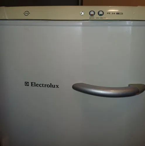 Freezer Vertical Eletrolux FE 26 - 127Volts