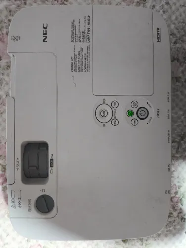 Projetor Profissional NEC P451X 4500 Lumens + Controle + Suporte Teto - Lâmpada 89% Nova!