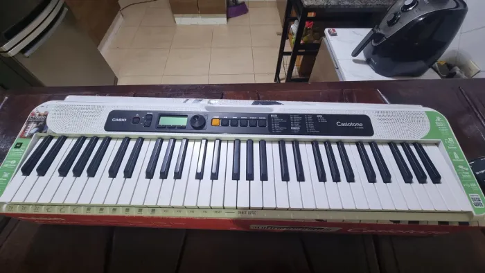 Teclado Novo /para vender logo chama ?