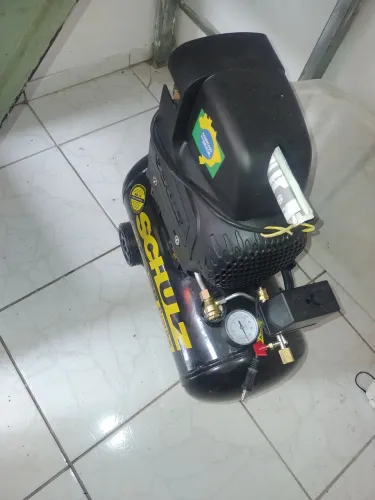 Vendo compressor Schulz CSI 8,6 2HP 25 litros Pratiko 220V