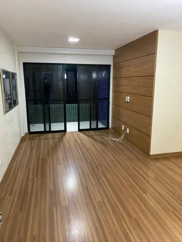 Boa Viagem, 3 Qts, Suite, Varanda, 77m², 2 Vagas, Alto, Ventilado, Armários, Reformado, La