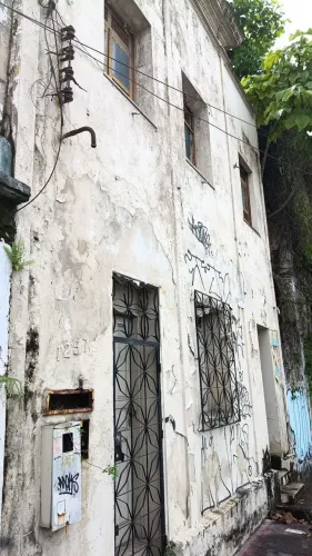Casa Antiga para ponto Comercial. Av. Leonardo Malcher.