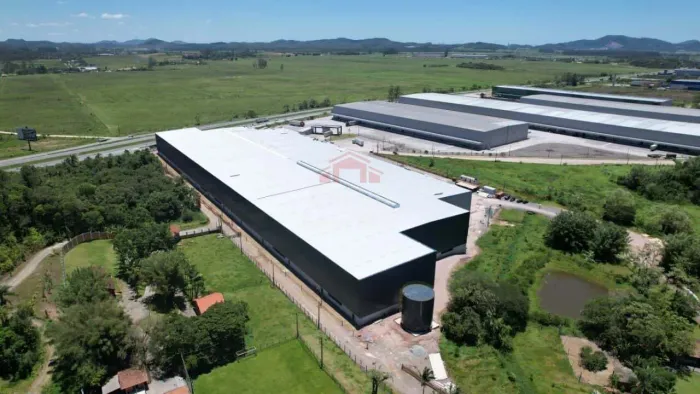 ALUGO GALPÃO 5341,70M²- TRIPLO AAA | FRENTE BR-470 | NAVEGANTES/SC