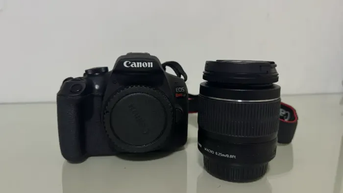 Canon EOS Rebel T7 Completa + Lentes 18-55, 50mm e 75-300mm + Bolsa para Guardar