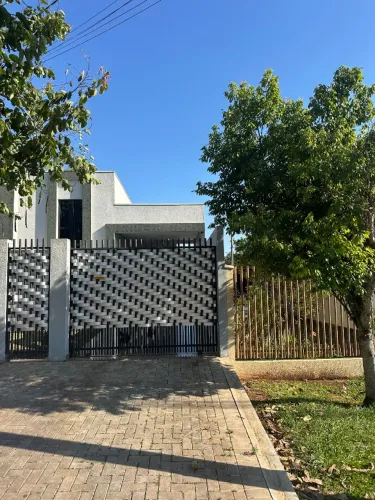 ? LINDA CASA NOVA À VENDA NO JARDIM SÃO ROQUE 3! Casa aconchegante, moderna.