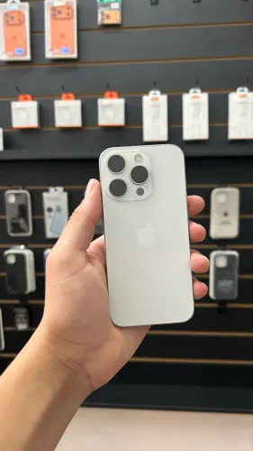 iPhone 15 PRO 128gb 86% Saúde