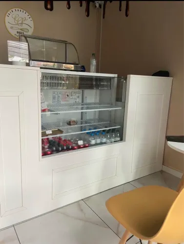 Balcão mdf branco para doceria , confeitaria, padaria