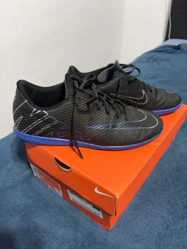 Chuteira Nike Tam. 42