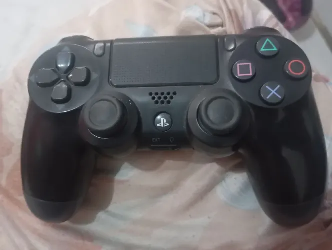 Controle original de ps4 zero funcionando tudo 180$ reais