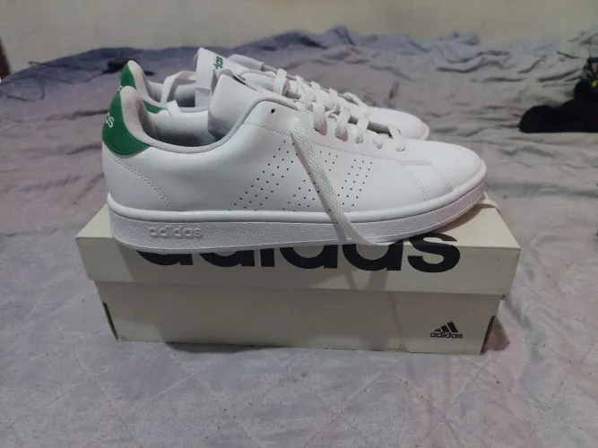 Tenis adidas novo