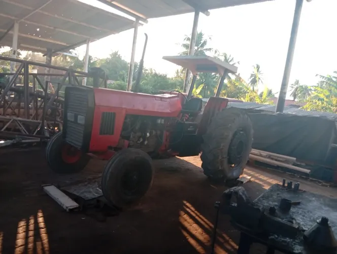 Trator Massey Ferguson