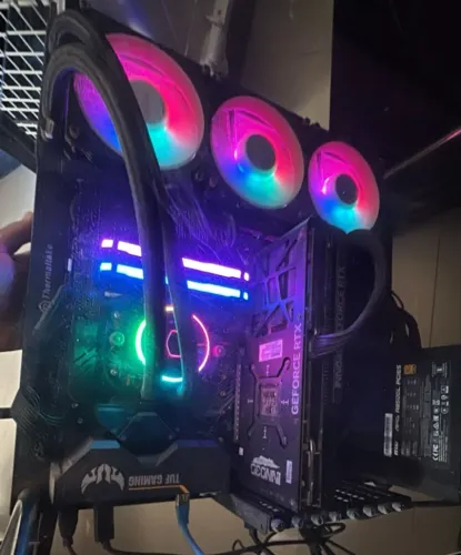 PC Gamer - RTX 4070 TI SUPER 16 GB | Ryzen 7 5800X3D | 32GB RAM | 1Tb Samsung 970 EVO Plus