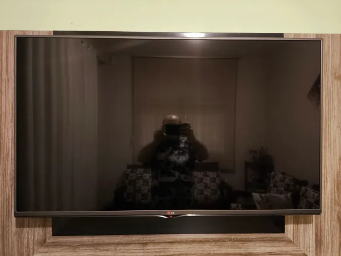 "TV LG 49" - 49LB6200 p/ retirar Peças (ideal p/ técnicos e eletrônicas)